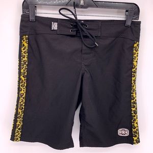 VINTAGE Maui Built Black Cheetah Print Women’s Board Shorts